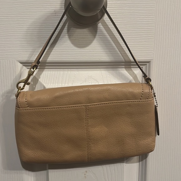 *AUTHENTIC- Coach Wristlet - Picture 5 of 6